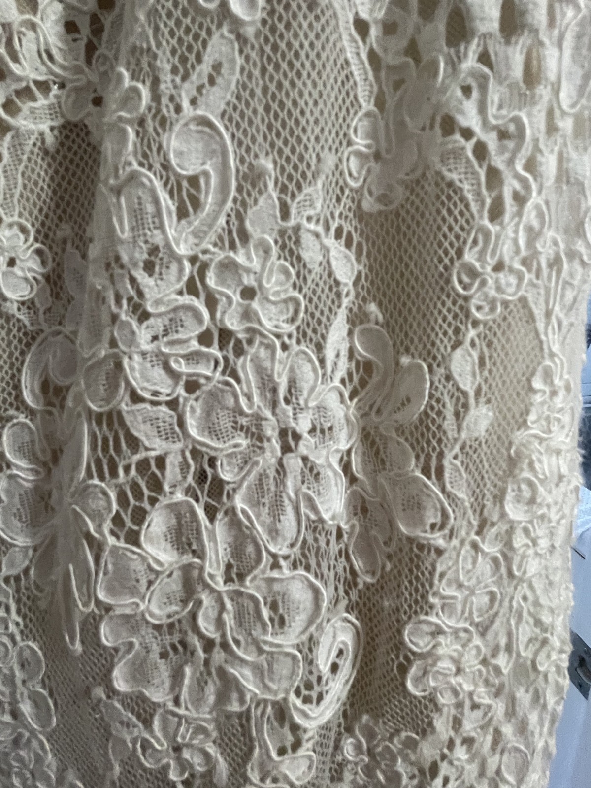 Kleinfeld Bridal Sample Allure Bridals Wedding Dress Ivory Lace Never Worn
