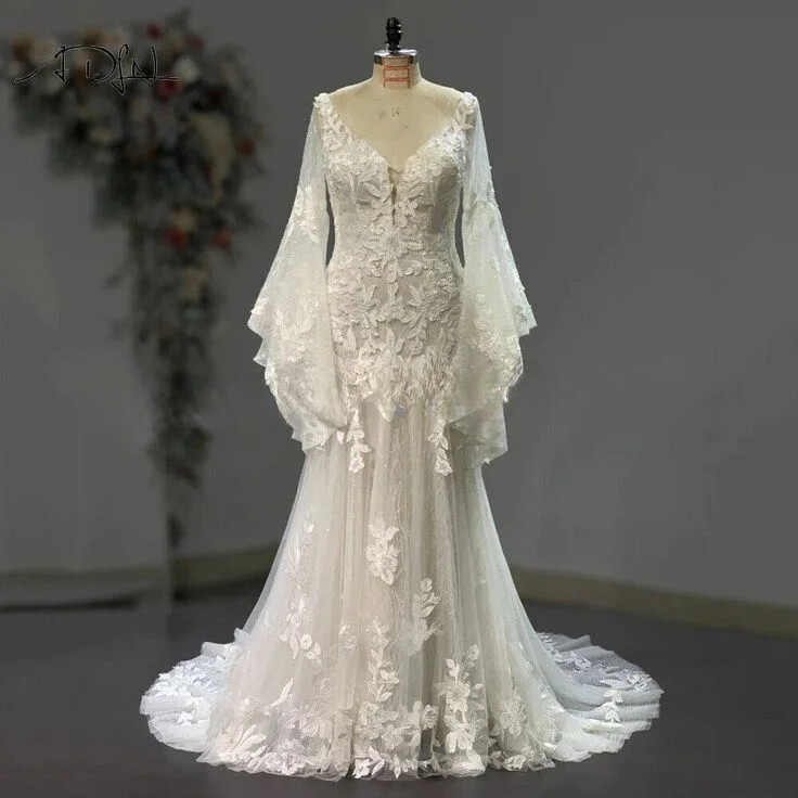 Beach Tulle Wedding Dresses Flared Long Sleeve Vintage Backless Lace Appliques
