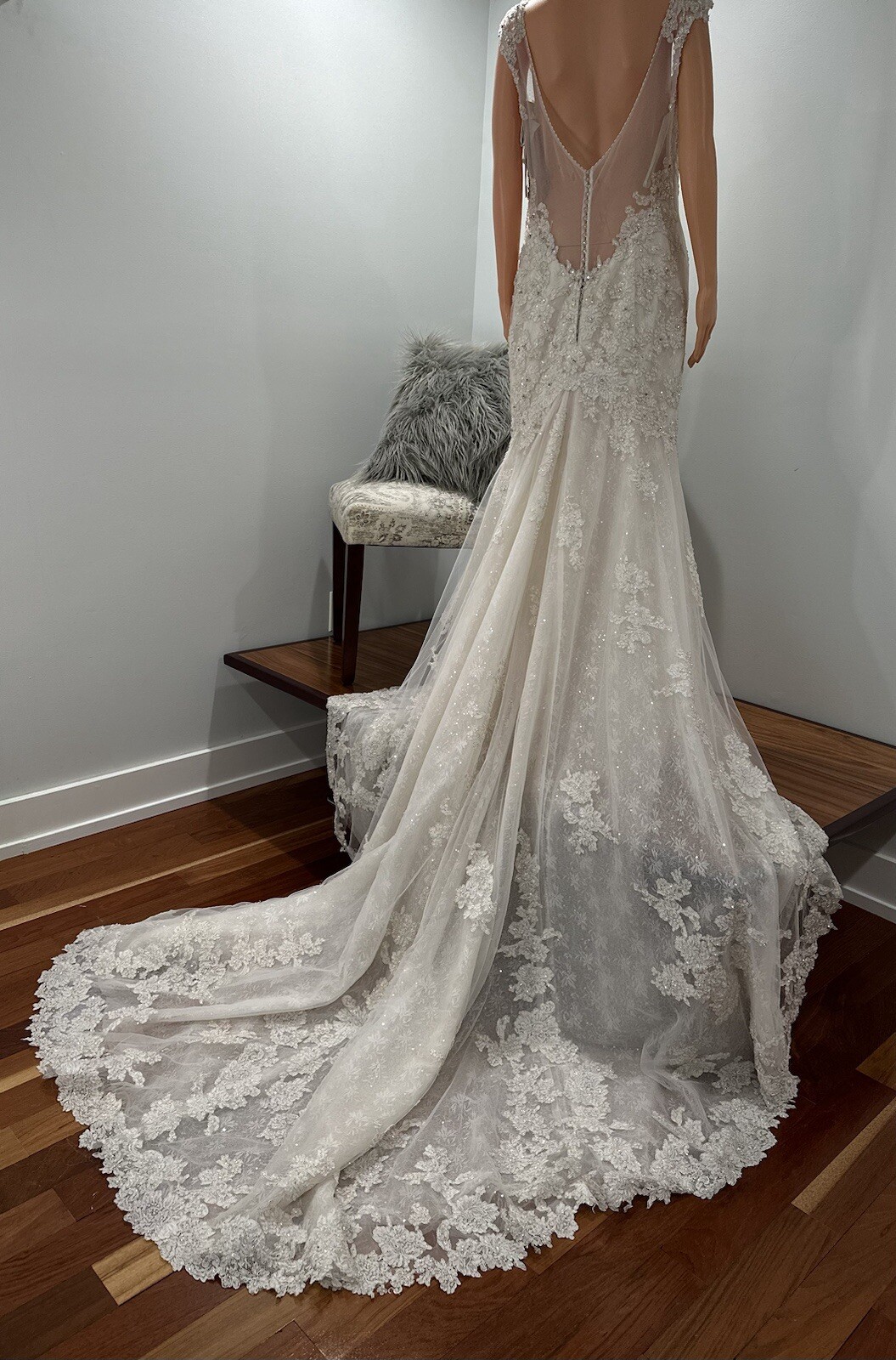 Sophia Tolli Wedding Dress Size 14 Embellished Sparkles Long Train Form Fitting