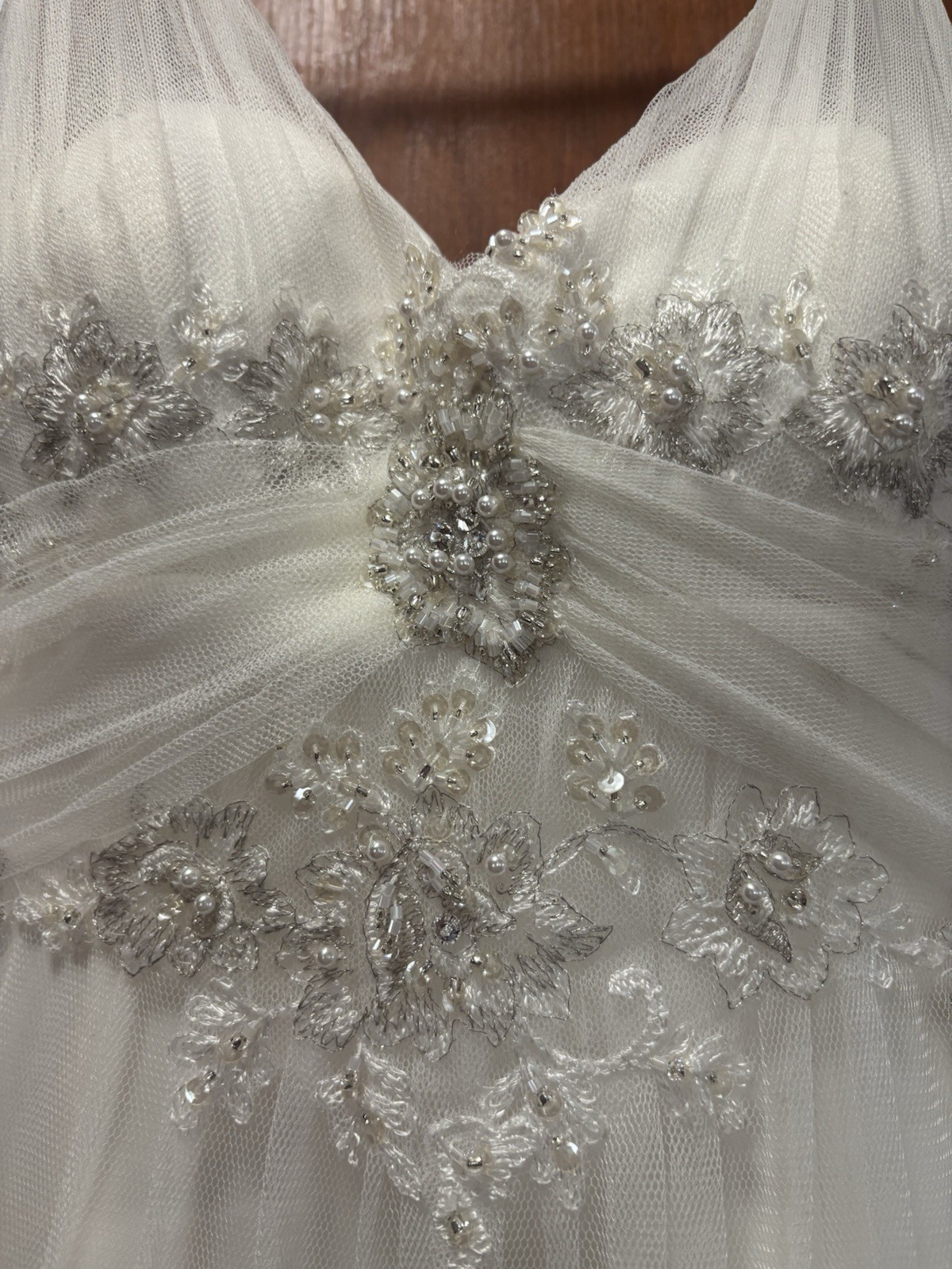 Essense of Australia Size 12 White Bridal Gown V-neck Embellished Bodice Wedding