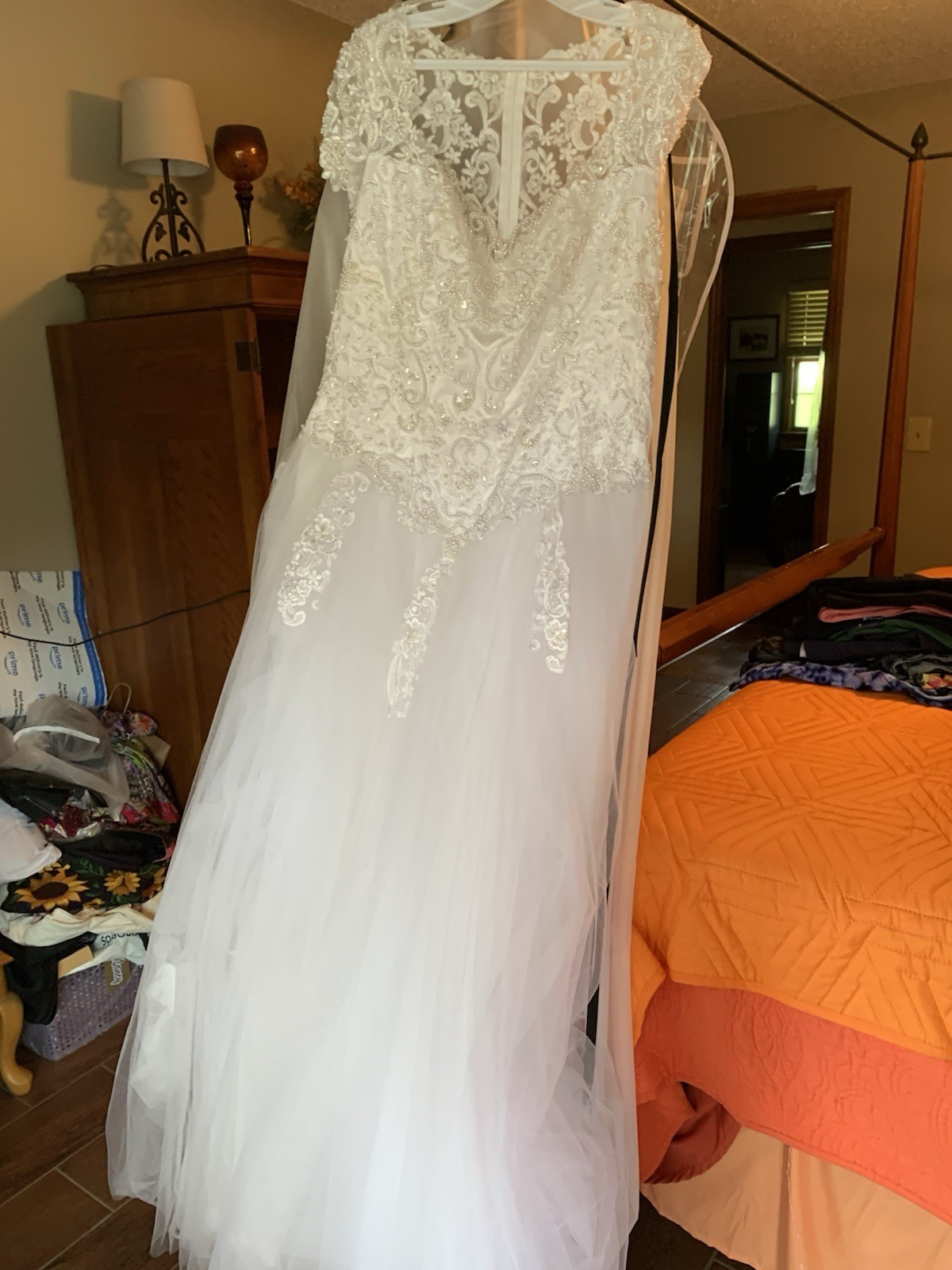 UNBRANDED USED WHITE WEDDING DRESS SIZE 18