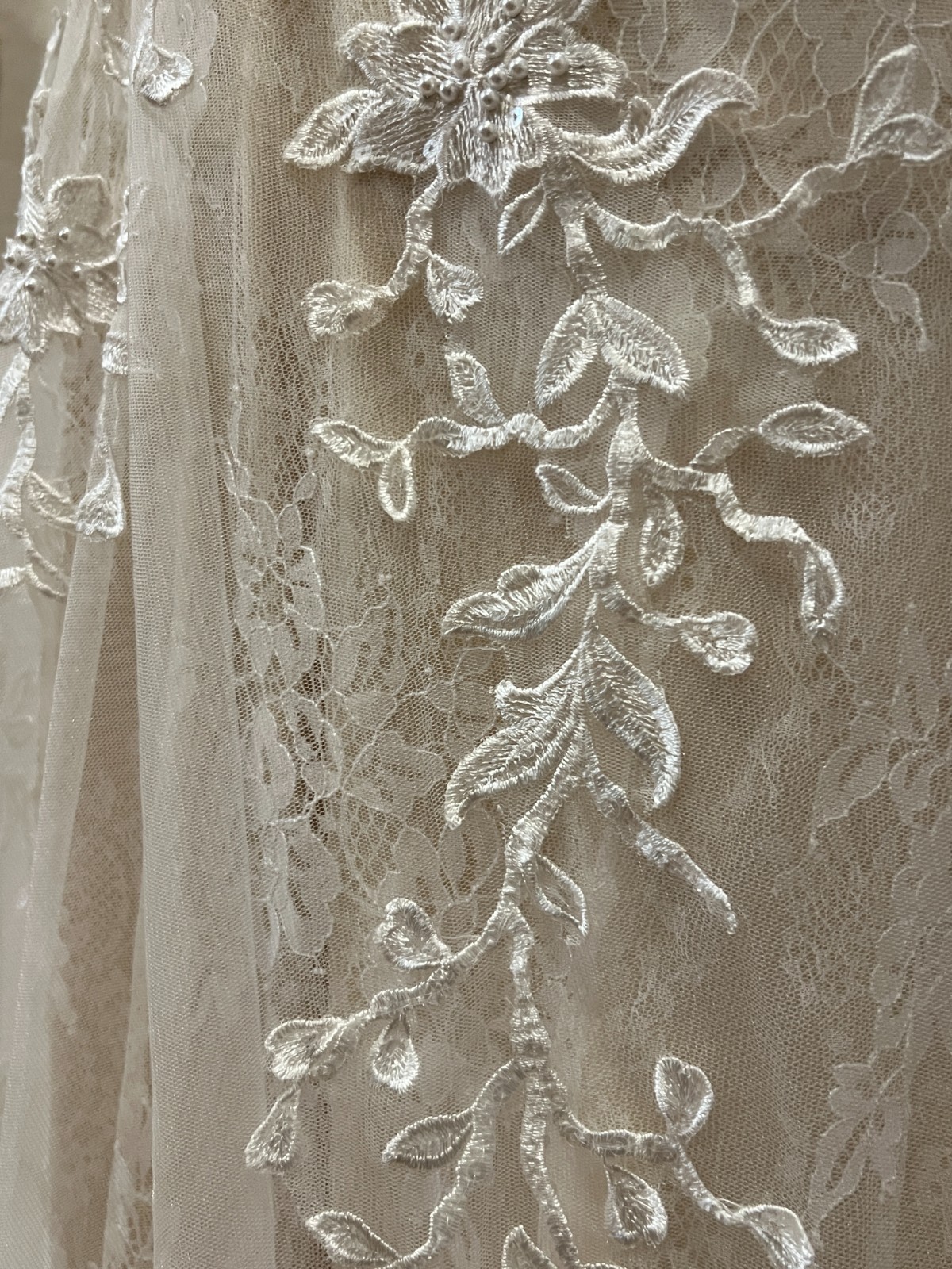 Morilee Wedding Dress Size 10 Ivory Lace Appliqué Beaded Low Back Boho Bridal