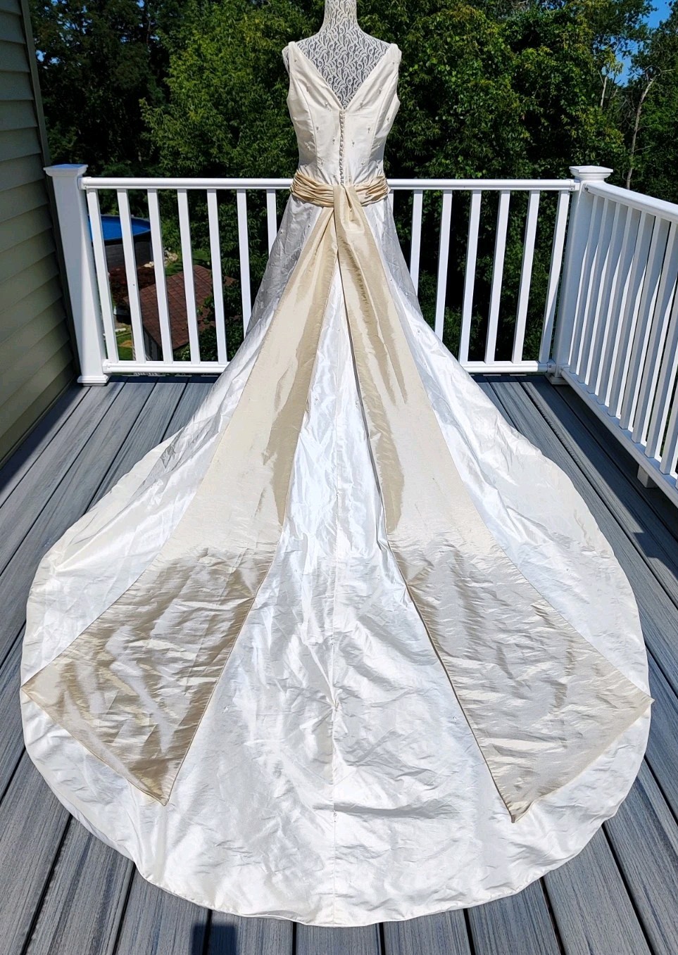 New Wedding Dress Gown M Veil Purse Gloves Long Train Ivory Cream Beaded Corset