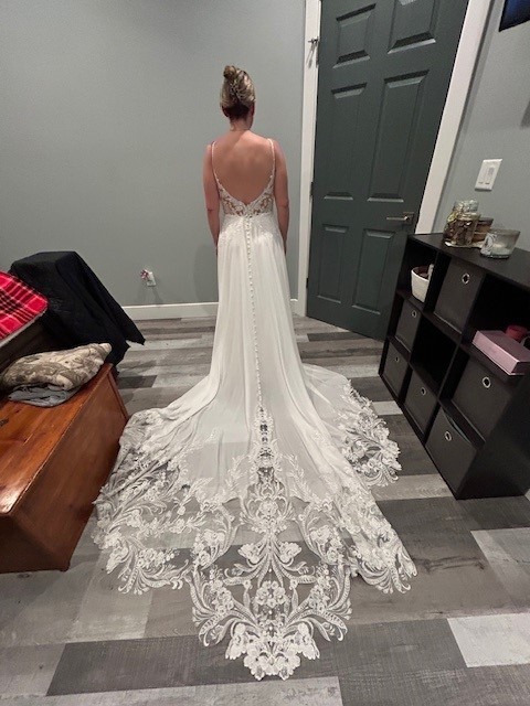 Allure Bridals A1209 wedding dress – Size 8, altered