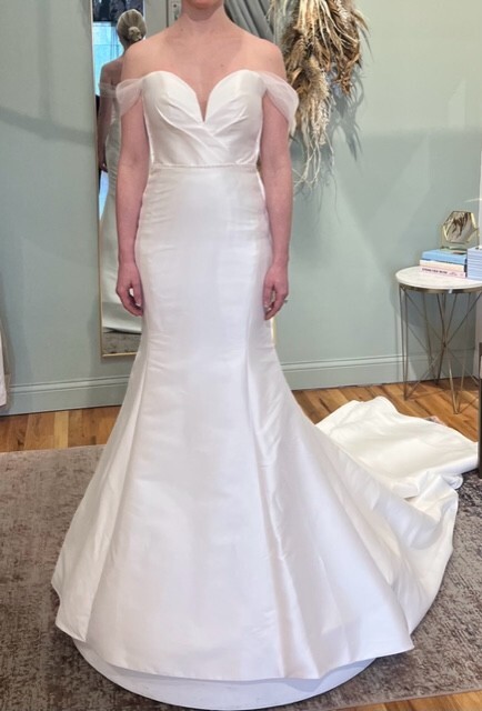 New unaltered strapless cathedral train wedding gown Essense of Australia d3822
