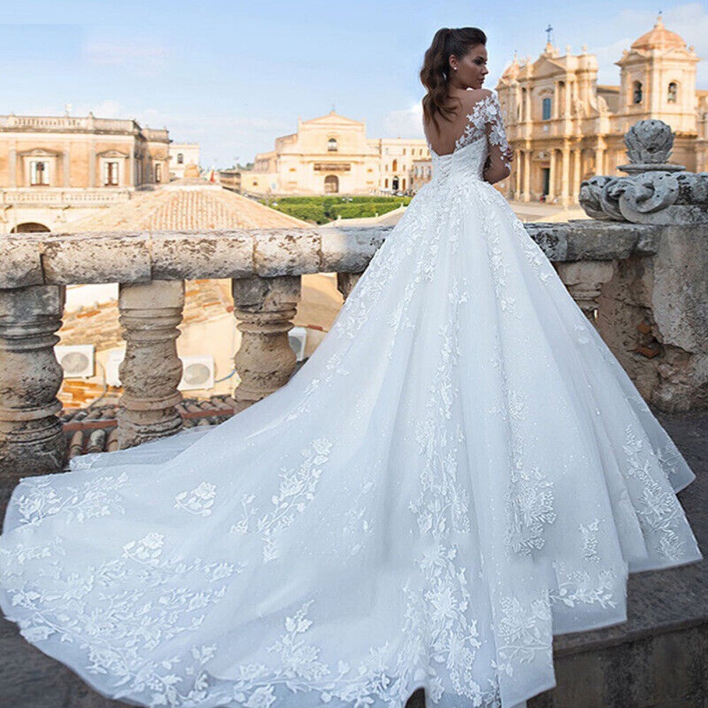 Women Luxury Wedding Dress V-Neck Backless Sexy Bridal Gowns Lace Appliques Robe