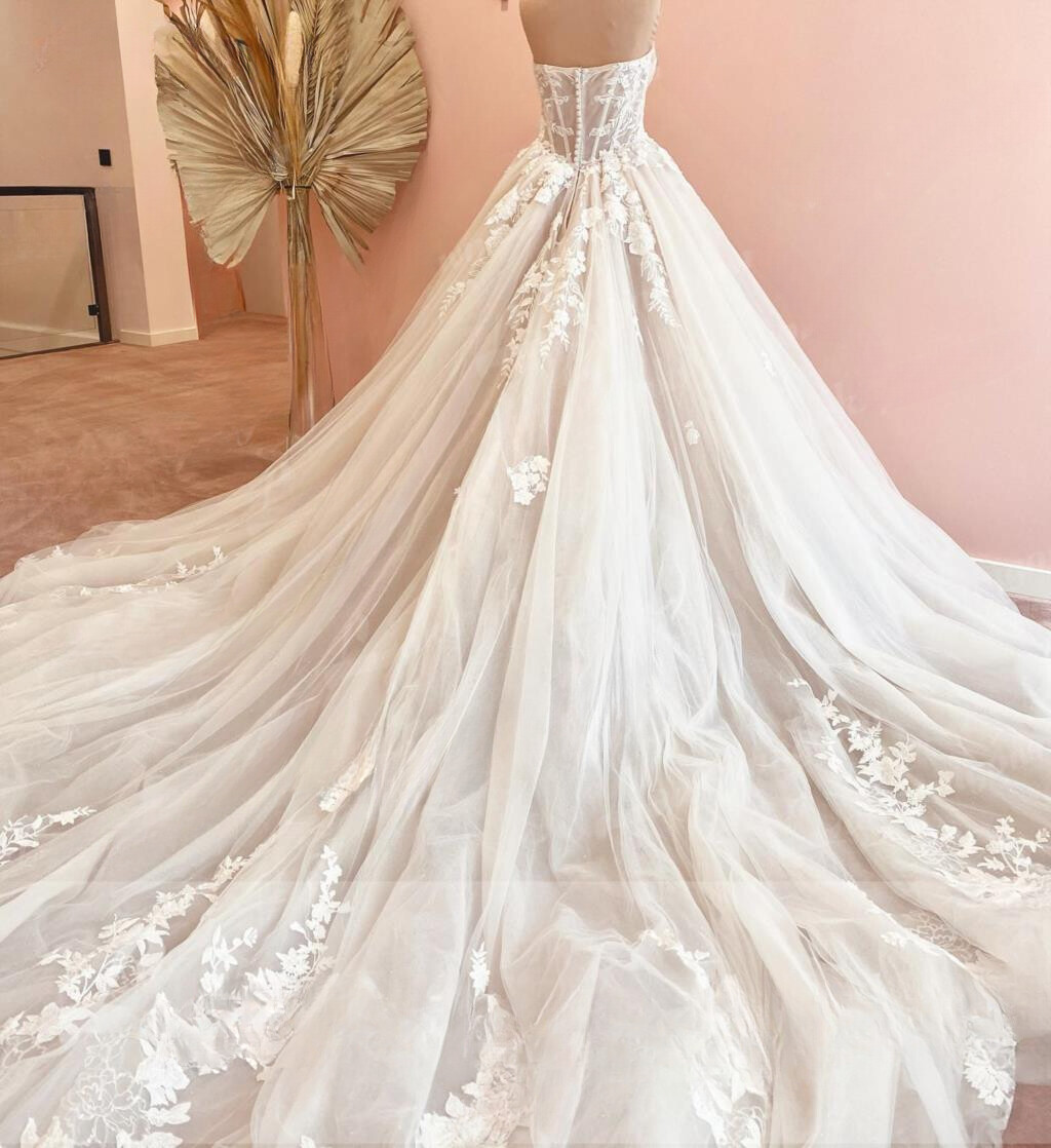 A Line Court Train Wedding Dresses Strapless Lace Appliques Lace Bridal Gowns