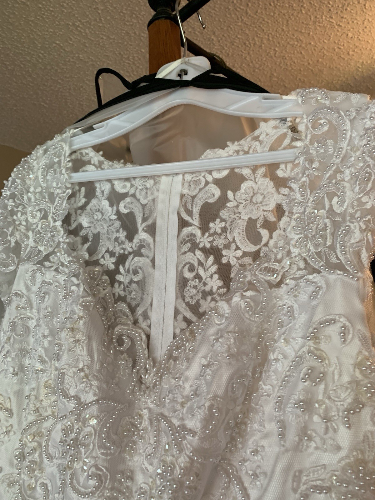UNBRANDED USED WHITE WEDDING DRESS SIZE 18