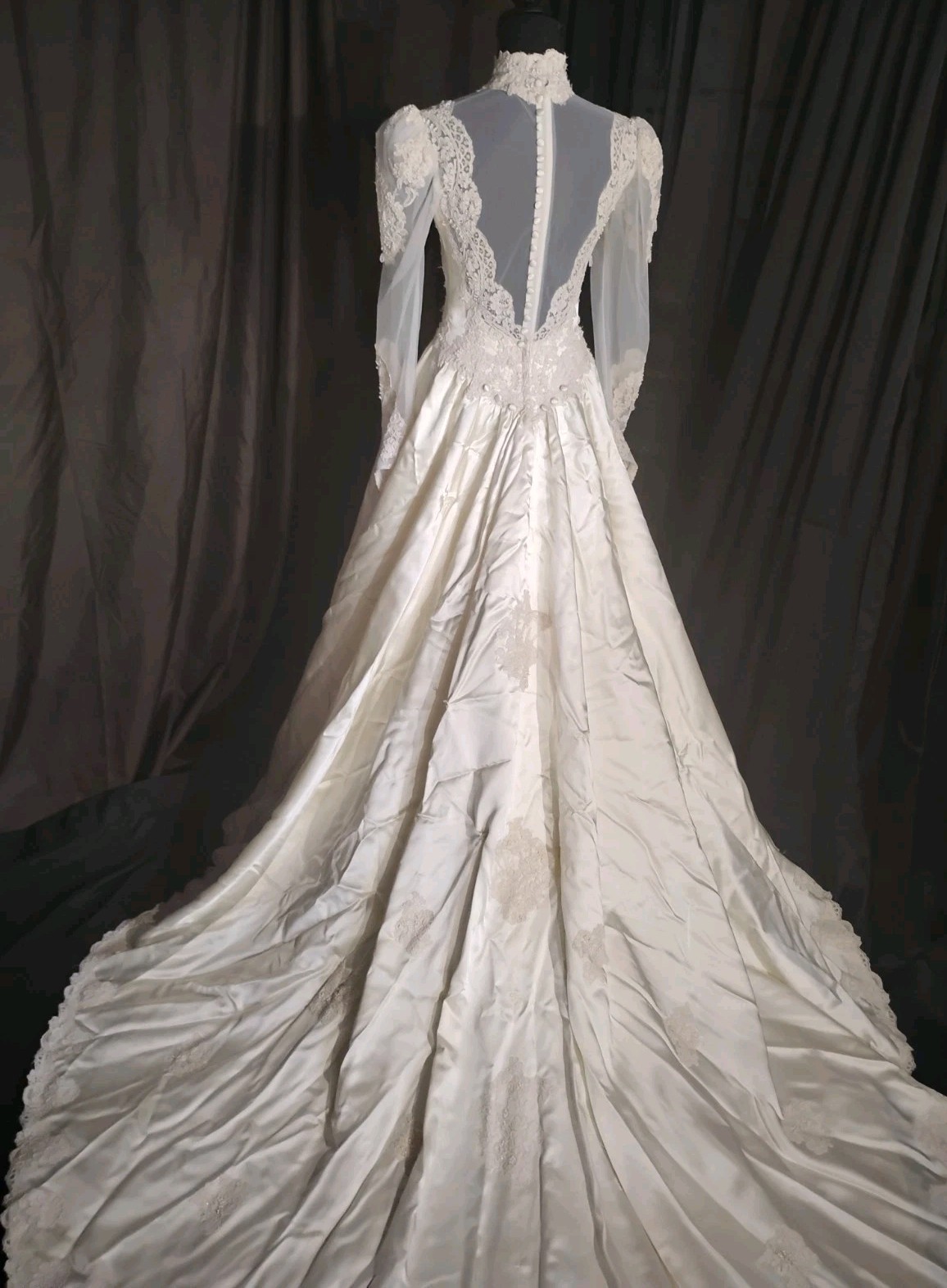 High Neck Ivory Train Sz M Hanging Bustle Beads Wedding Gown Dress