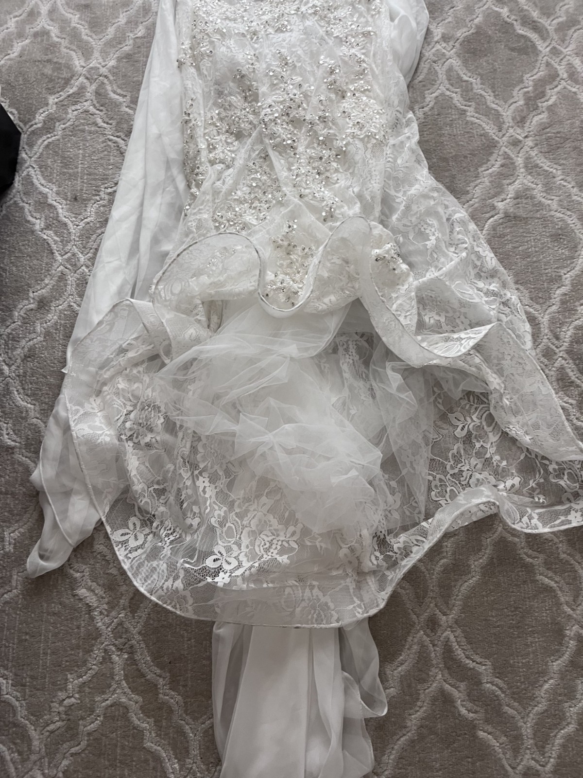 MAC DUGGAL White V Neck Open Back Mermaid Wedding Dress Size 4 gala lahav Amsale