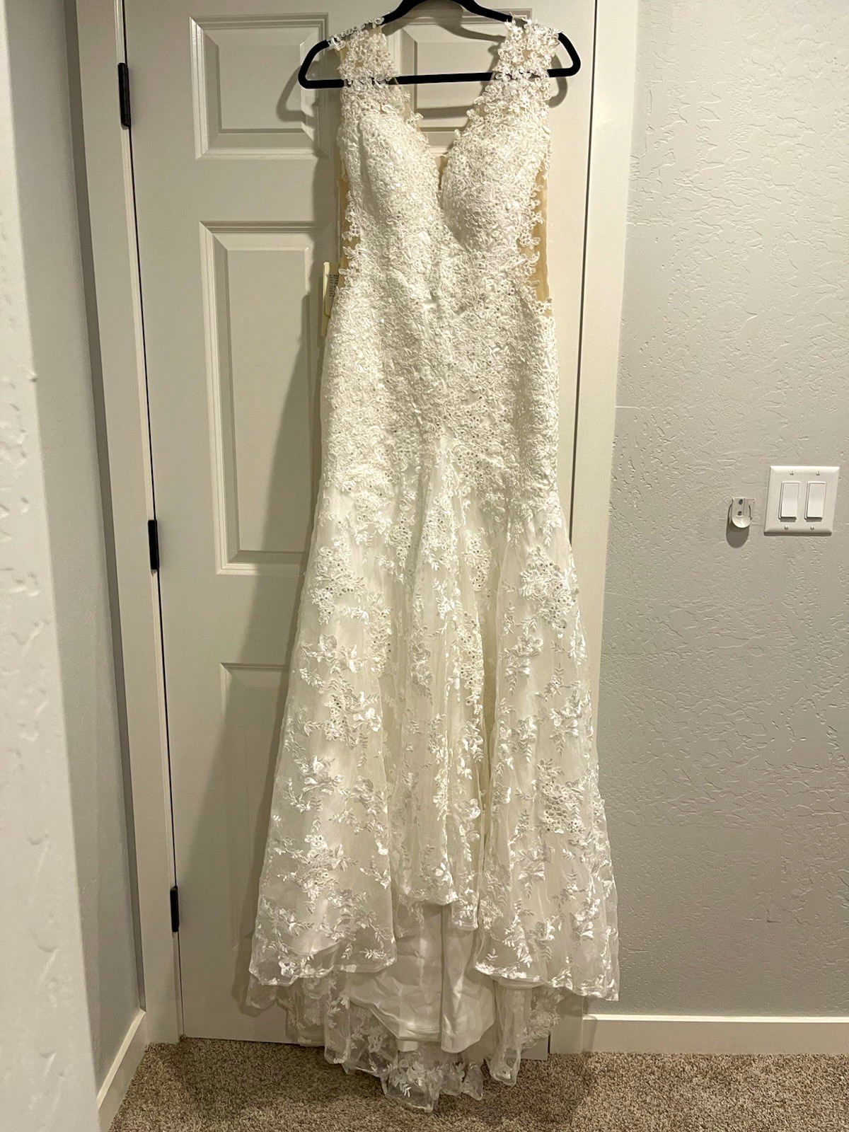 STACEES White Lace Beaded V-Neck Sleeveless A-Line Full-Length Wedding Dress