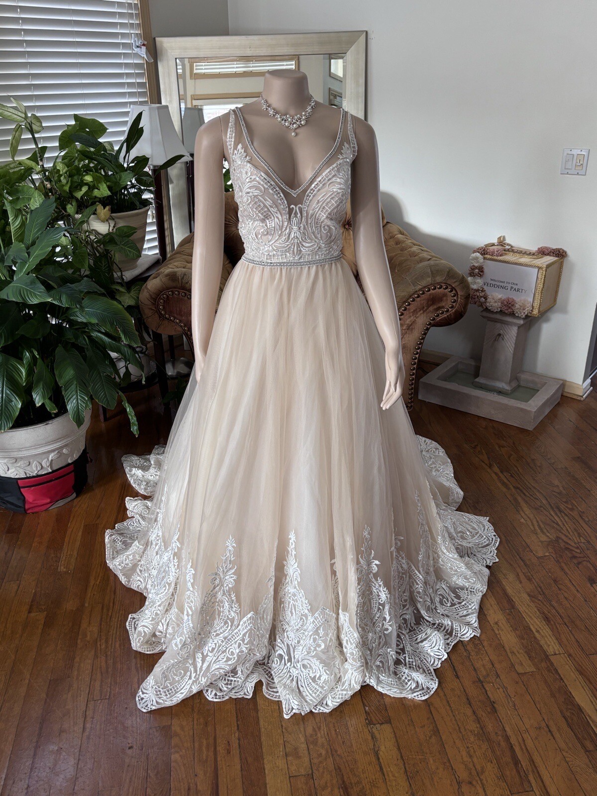 New ASHLEY &JUSTIN Bridal Gown Wedding Dress Size 8 Iv Nude 4702125