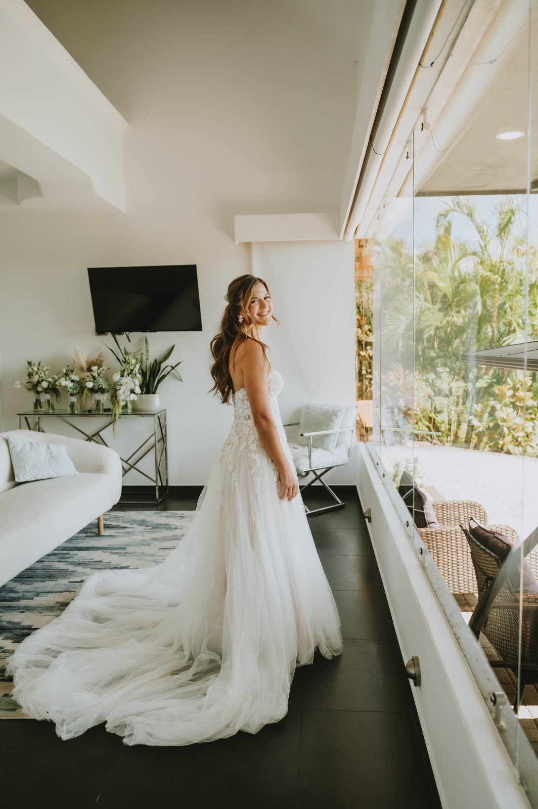 Beautiful Martina Liana Wedding Dress Size US 6 Worn Once