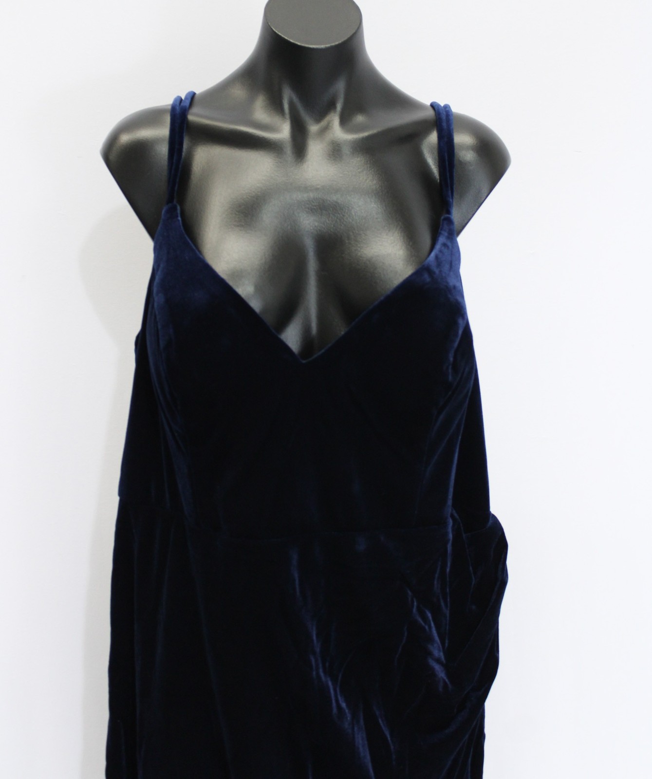 Azazie Women’s Leo Sheath Pleated Velvet Dress AP2 Dark Navy Size: A20 NWT