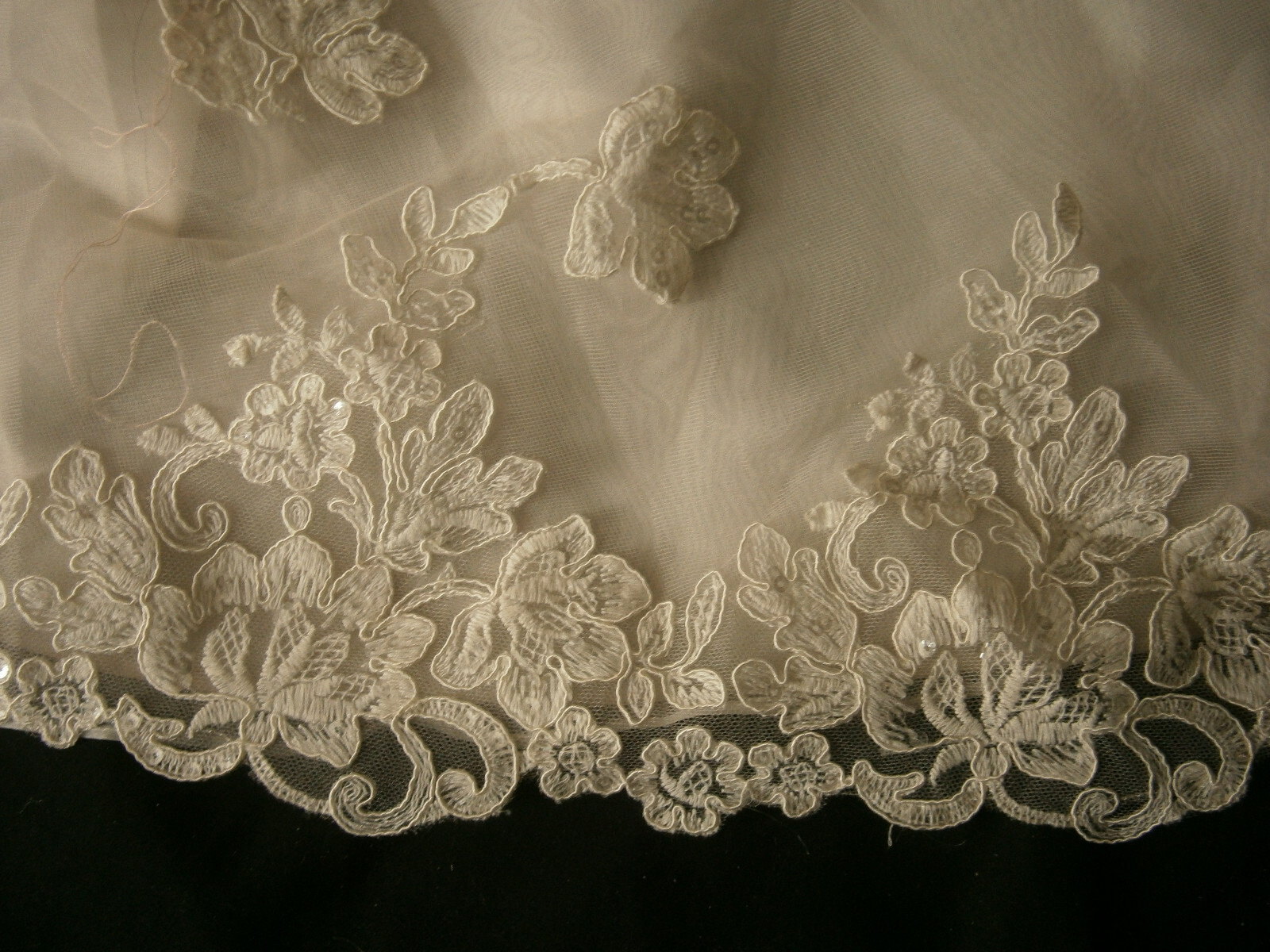 Essense of Australia D2002 Wedding Dress 12 Ivory Blush llusion Sparkle Sequins