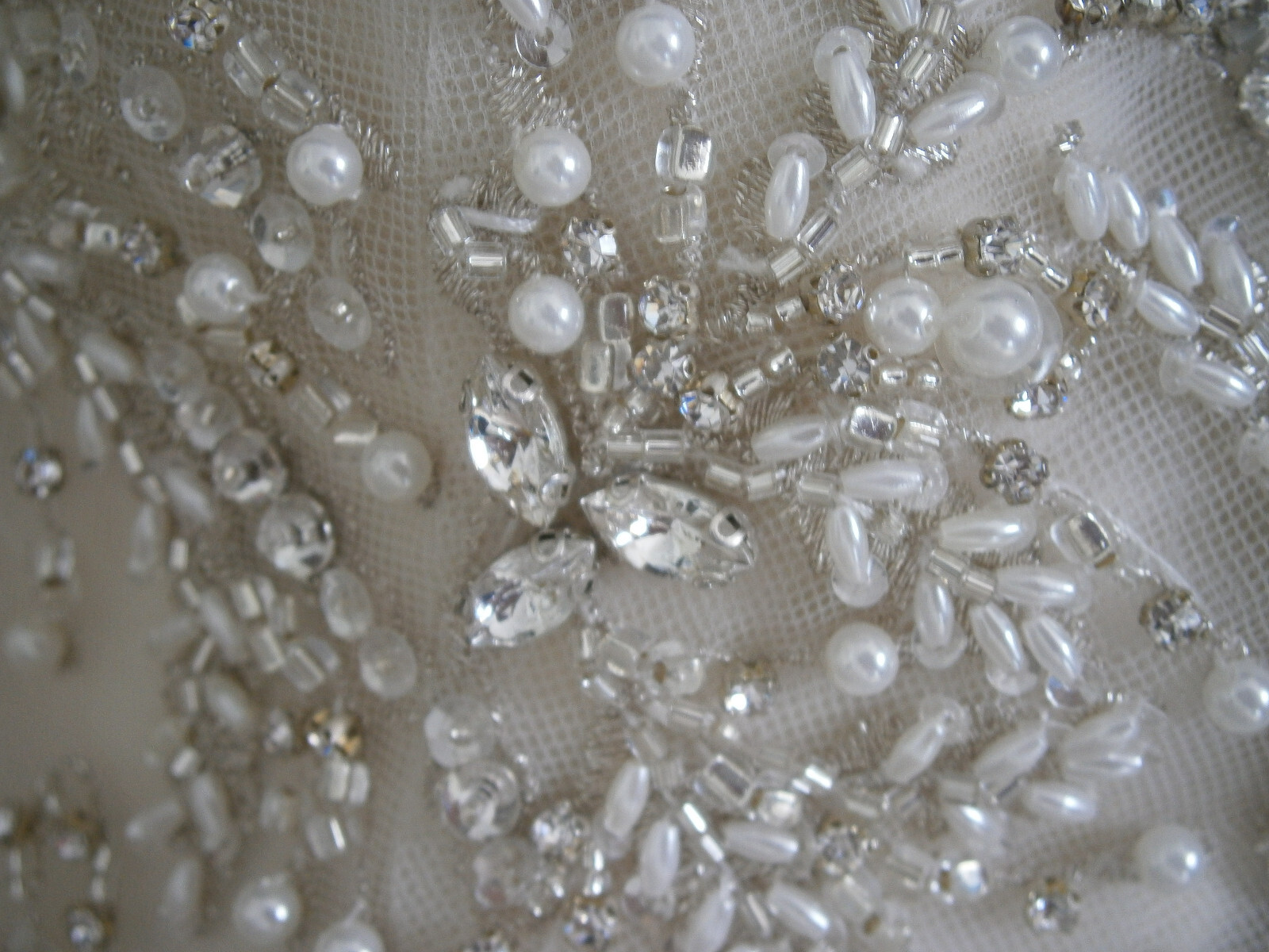 Essense of Australia D2259 Wedding Dress 10 Ivory Beaded Ball Gown Tulle Skirt