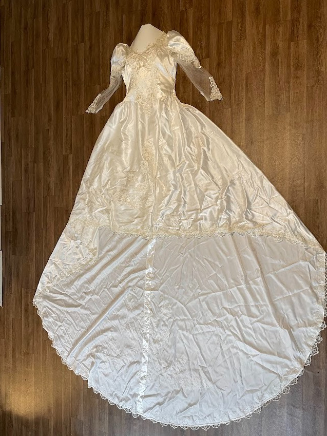 Vtg Victorian Wedding Dress WHITE BEADS BUTTONS Long Train Princess Regency