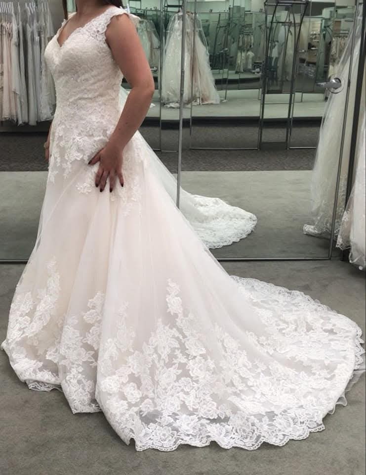 WHITE DAVIDS BRIDAL DRESS/VESTIDO DE NOVIA BLANCO DE DAVIDS BRIDAL