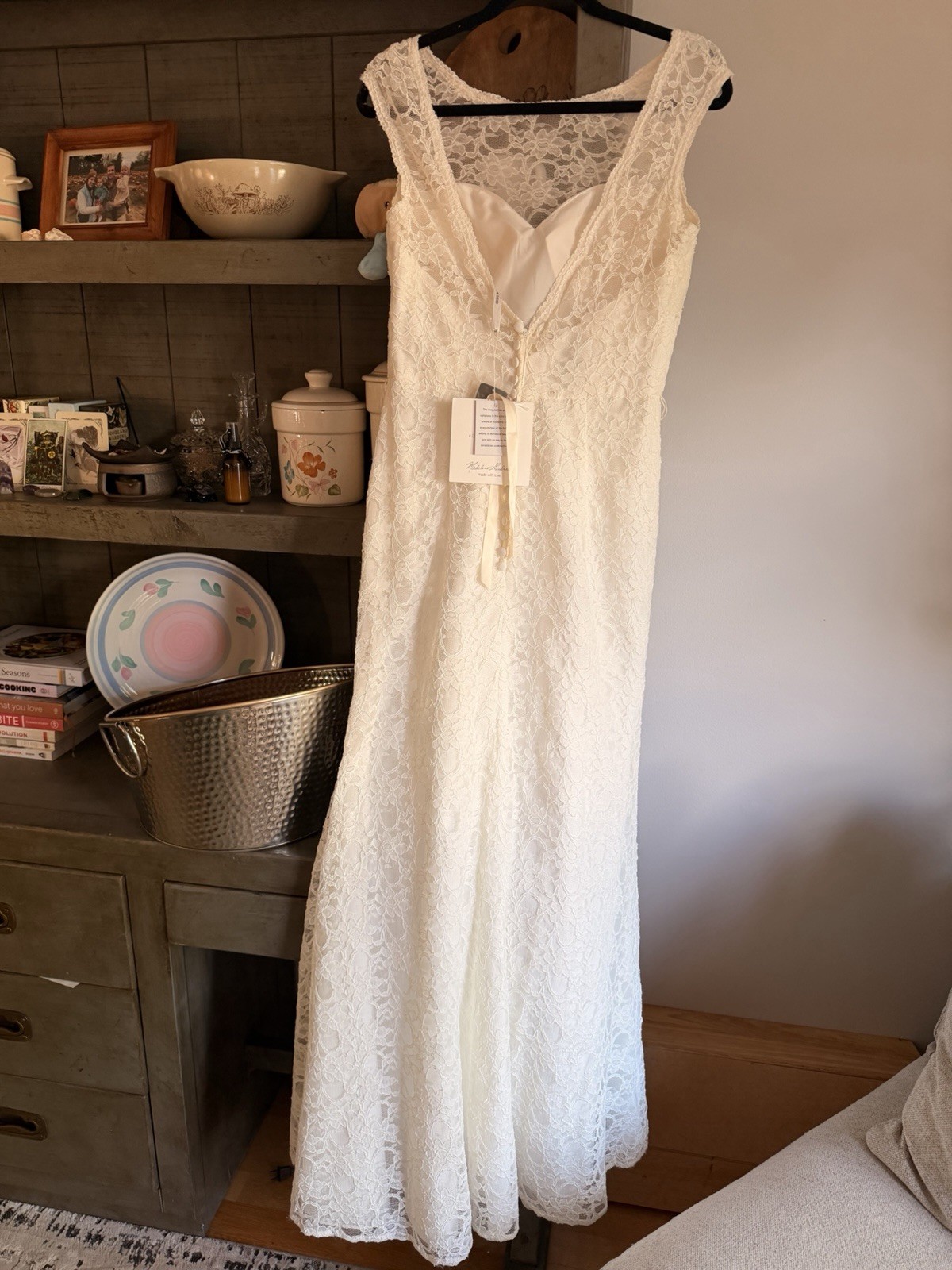 Morilee Ivory Lace Sleeveless V-Neck Full-Length Wedding Dress Size 14