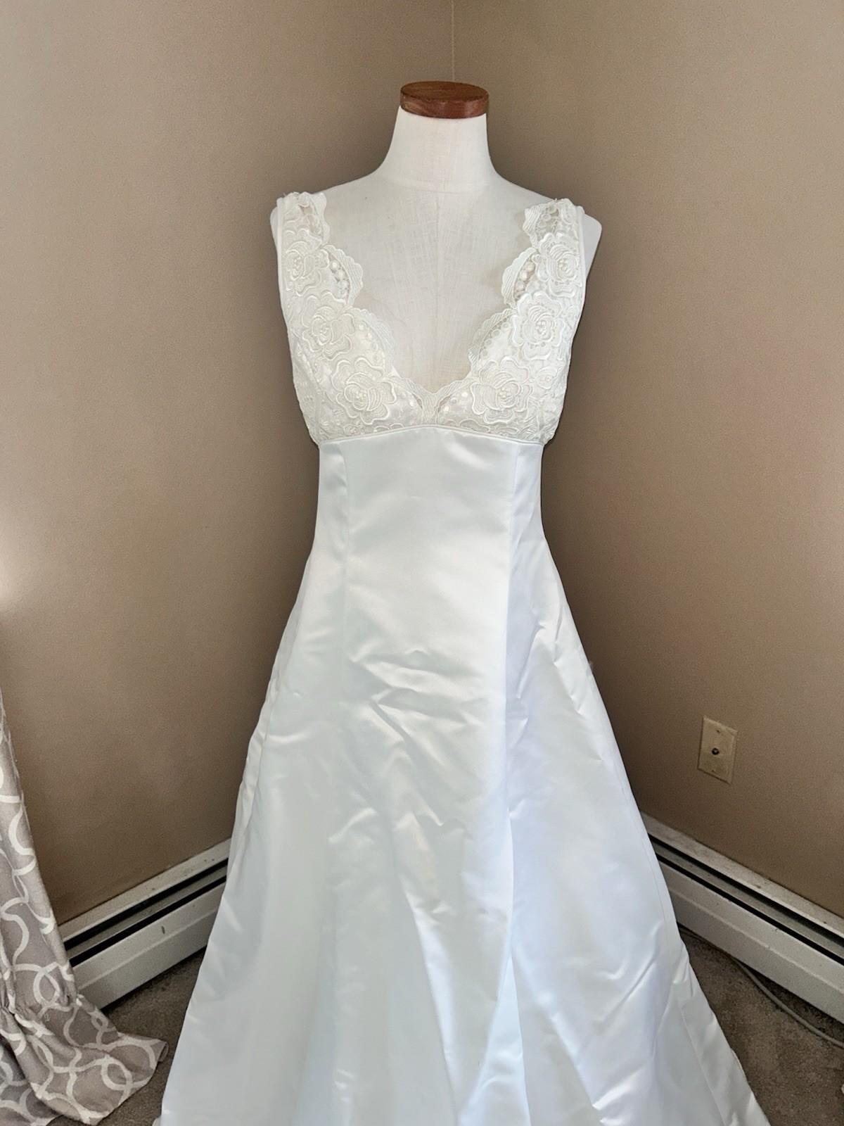 Jessica McClintock Sleeveless Wedding Gown Dress Ivory Lace Bodice Size 8