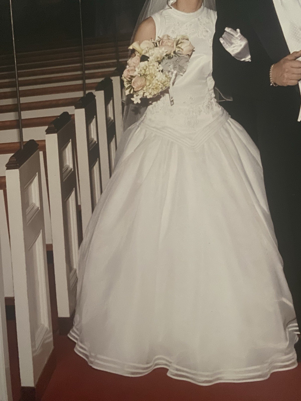 Y2K VTG Halter High Neck Wedding Dress By Forever Yours Size 8 Modern Simplicity