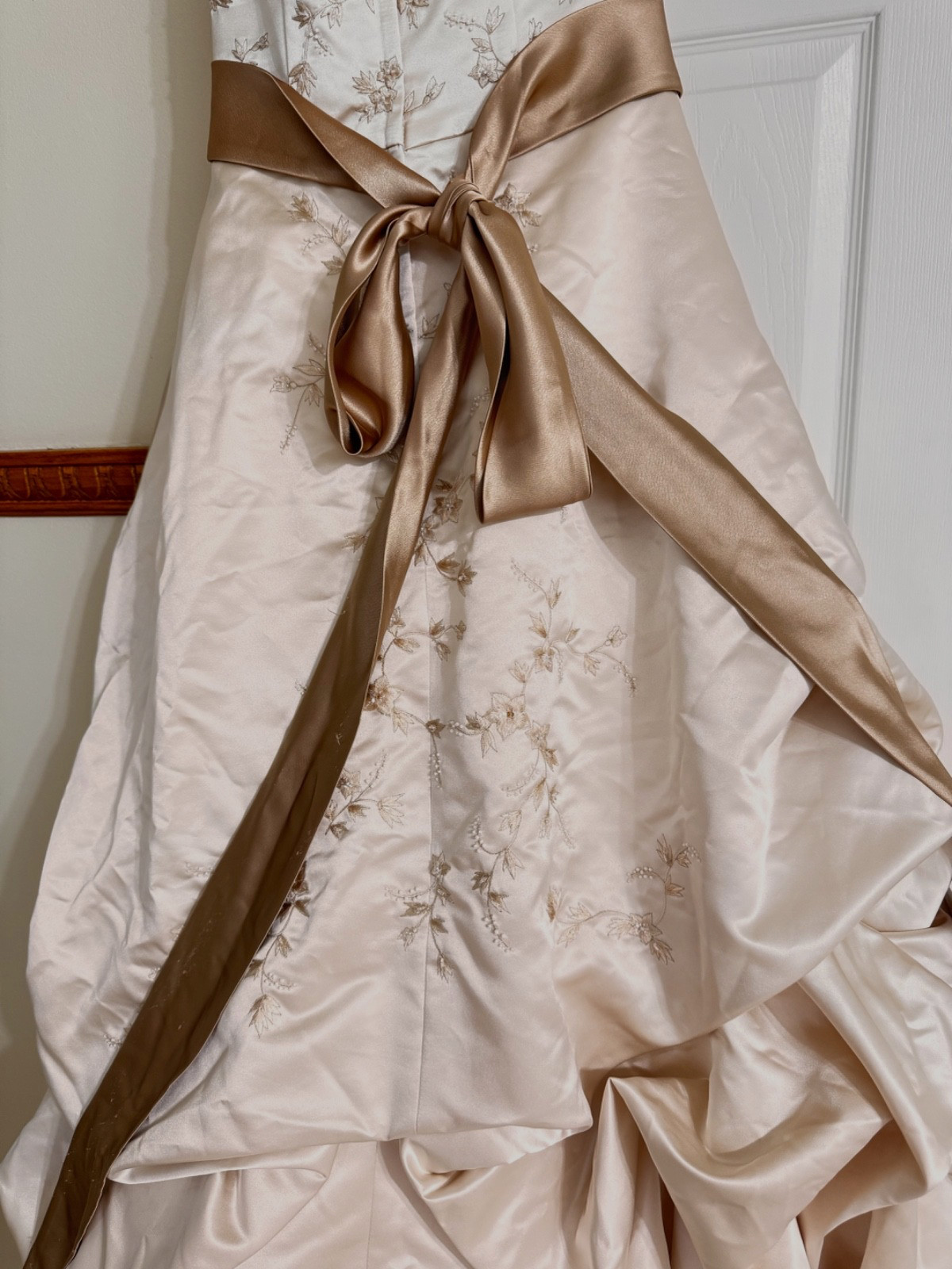 Wedding Gown. Oleg Cassini.