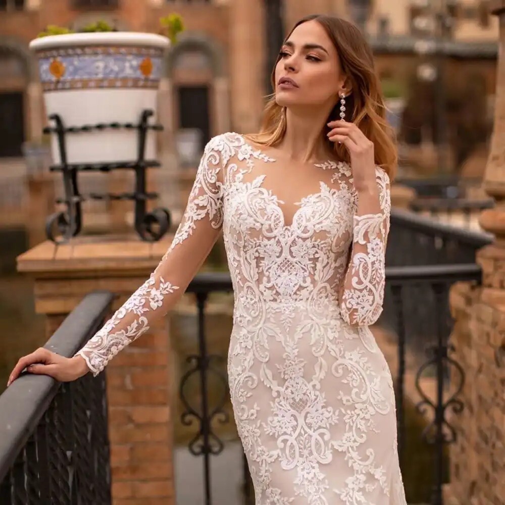 Long Sleeve V Neck Appliqué Lace Mermaid Illusion Bridal Gown Wedding Dress