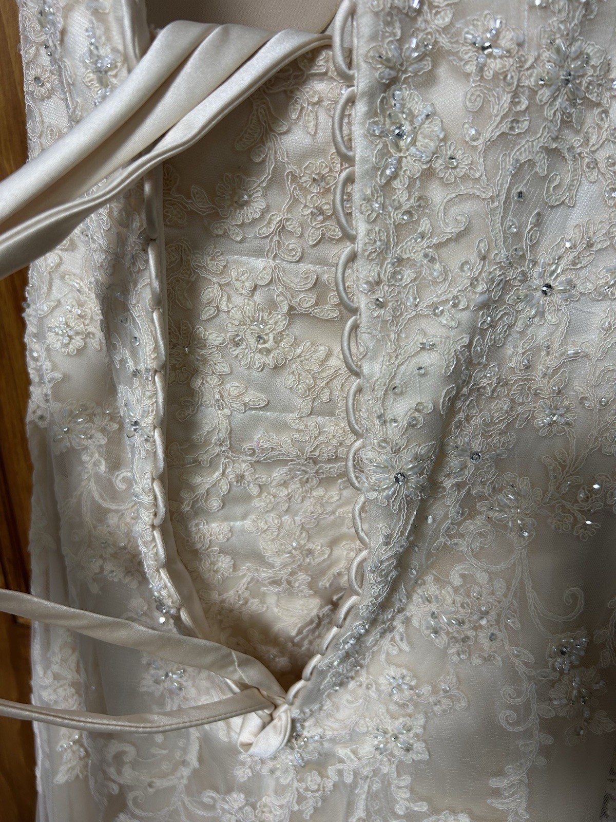 Maggie Sottero Emma Wedding Dress Size 6 Ivory Corset Detachable Cap Sleeves