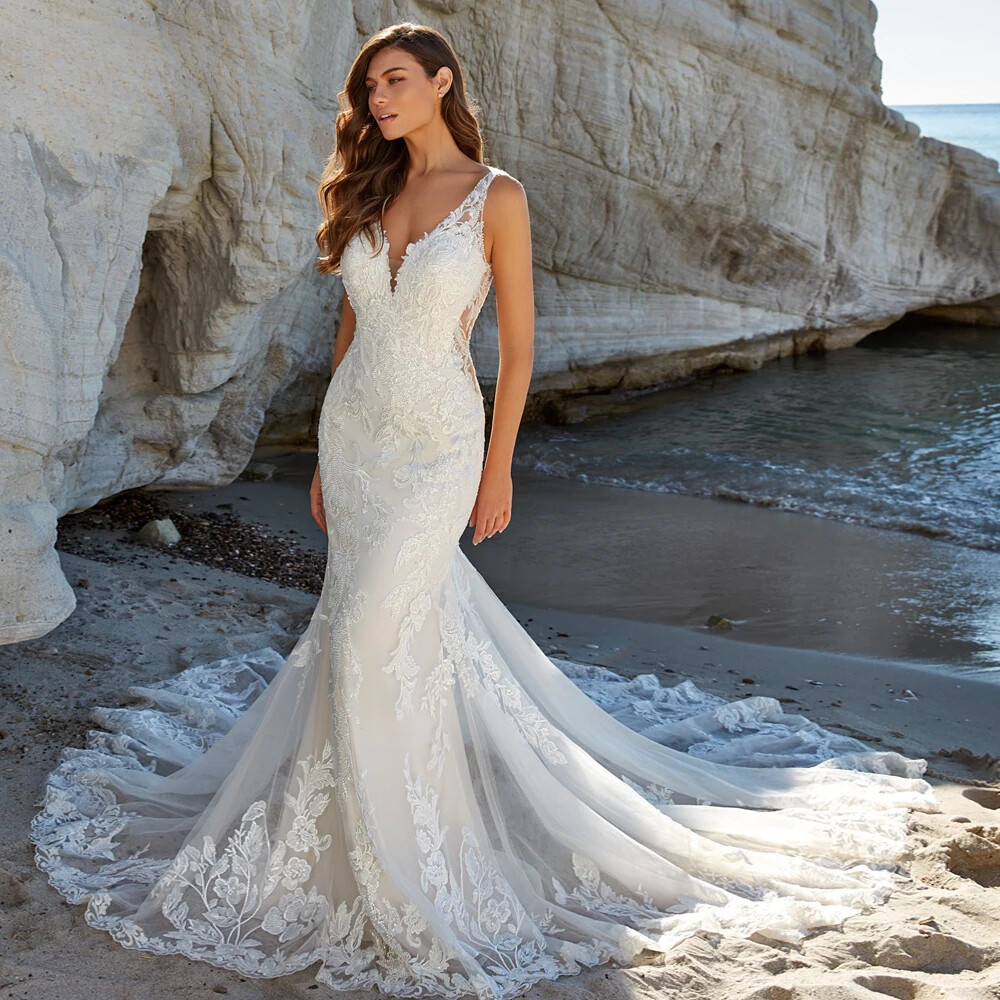 Beach Lace Mermaid Wedding Dresses V Neck Applique Backless Buttons Bridal Gowns