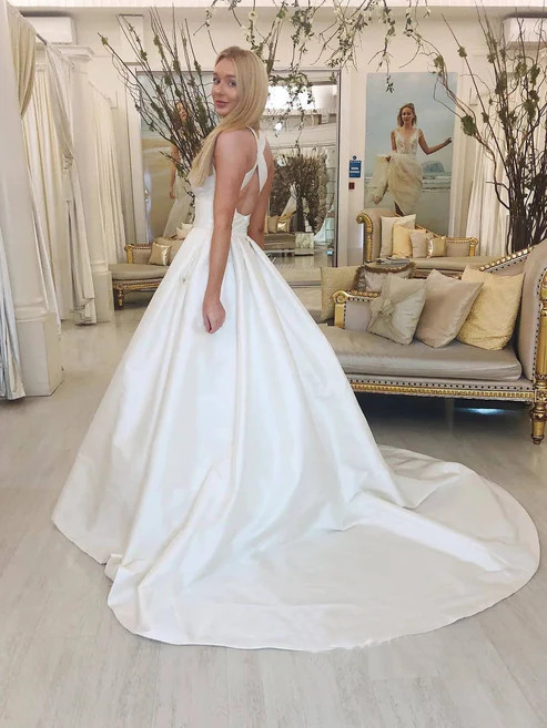 Simple Wedding Dresses Halter Neck Backless Sweep Train Satin Bridal Gowns