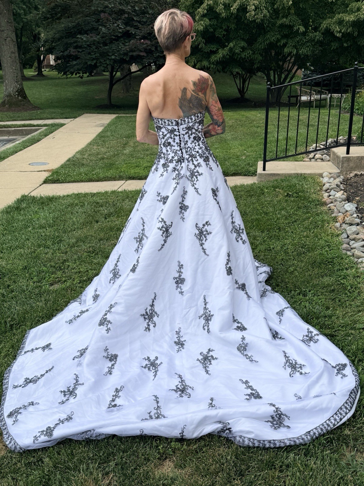 Alfred Angelo Strapless Wedding Gown White Black Embroidered Lace Train Size 4