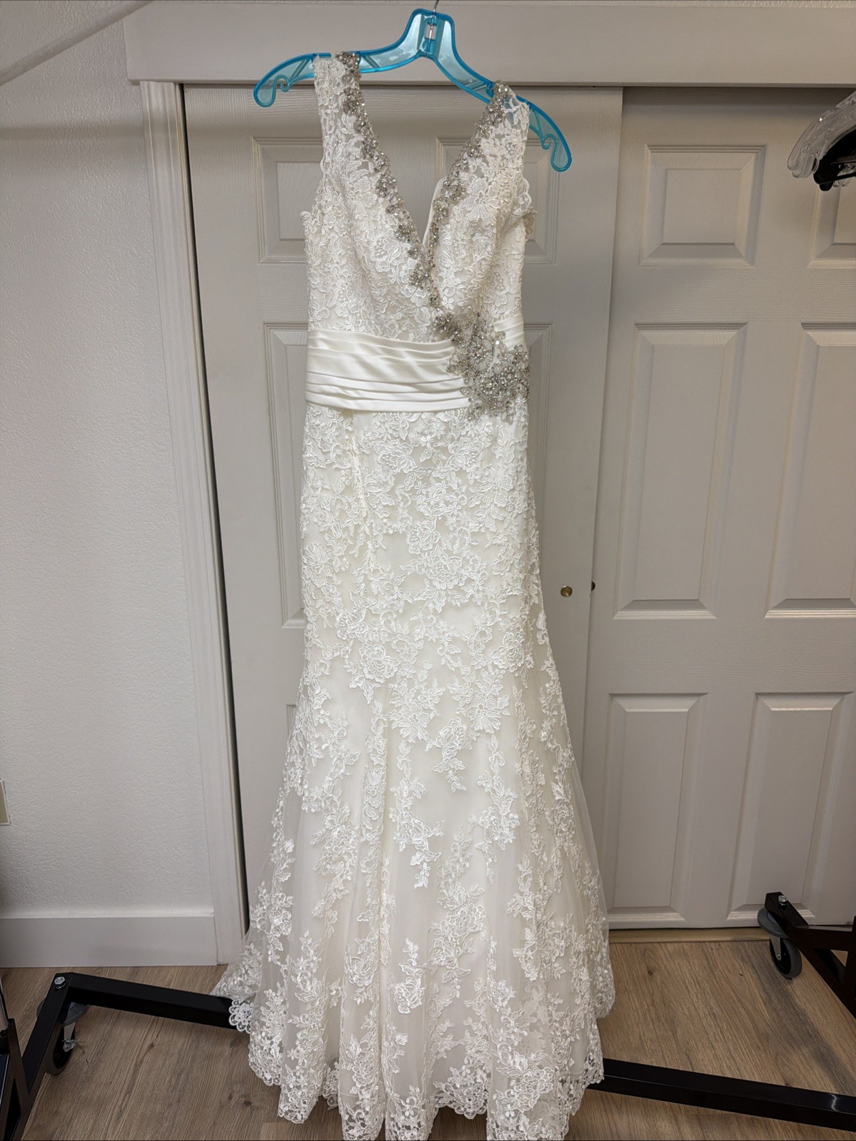 Vintage Morilee Size 8 Ivory Fit, And Flare Wedding Gown ￼