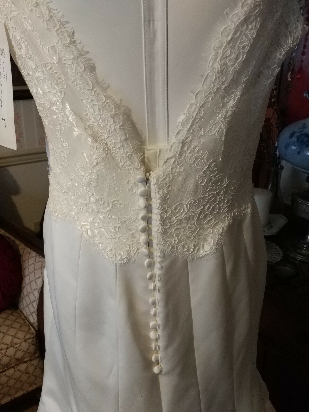 La Sposa Wedding Gown Eiran sz 8 off-white long satin & lace dress