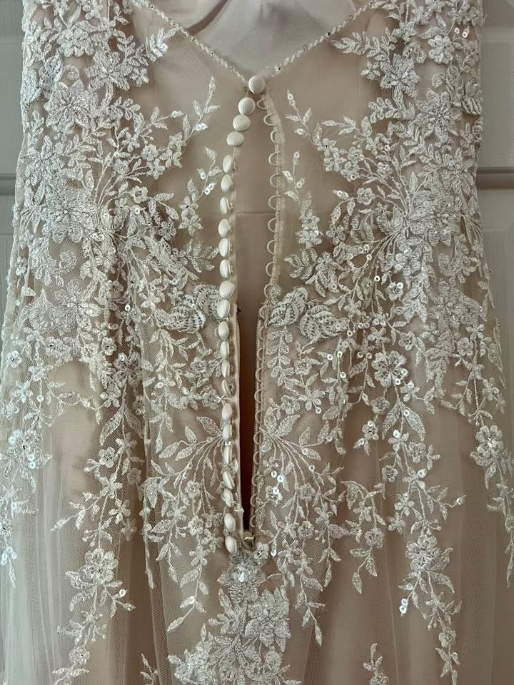 NEW Maggie Sottero Nola Wedding Dress w/ Tags – Size 6 – Ivory Champagne