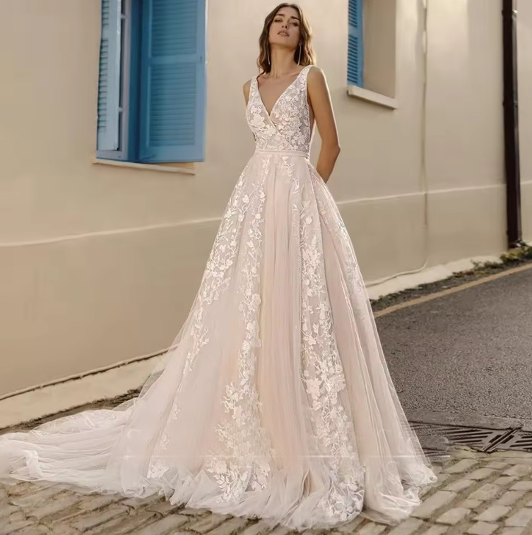Elegant Wedding Dress Customized Sleeveless V Neck Applique Lace Court Train