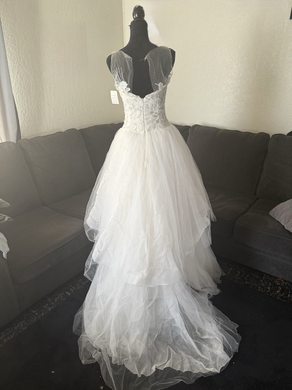 NEW GORGEOUS WHITE AMSALE LAYERED Blue Label ILLUSION STRAPS WEDDING GOWN Size 6