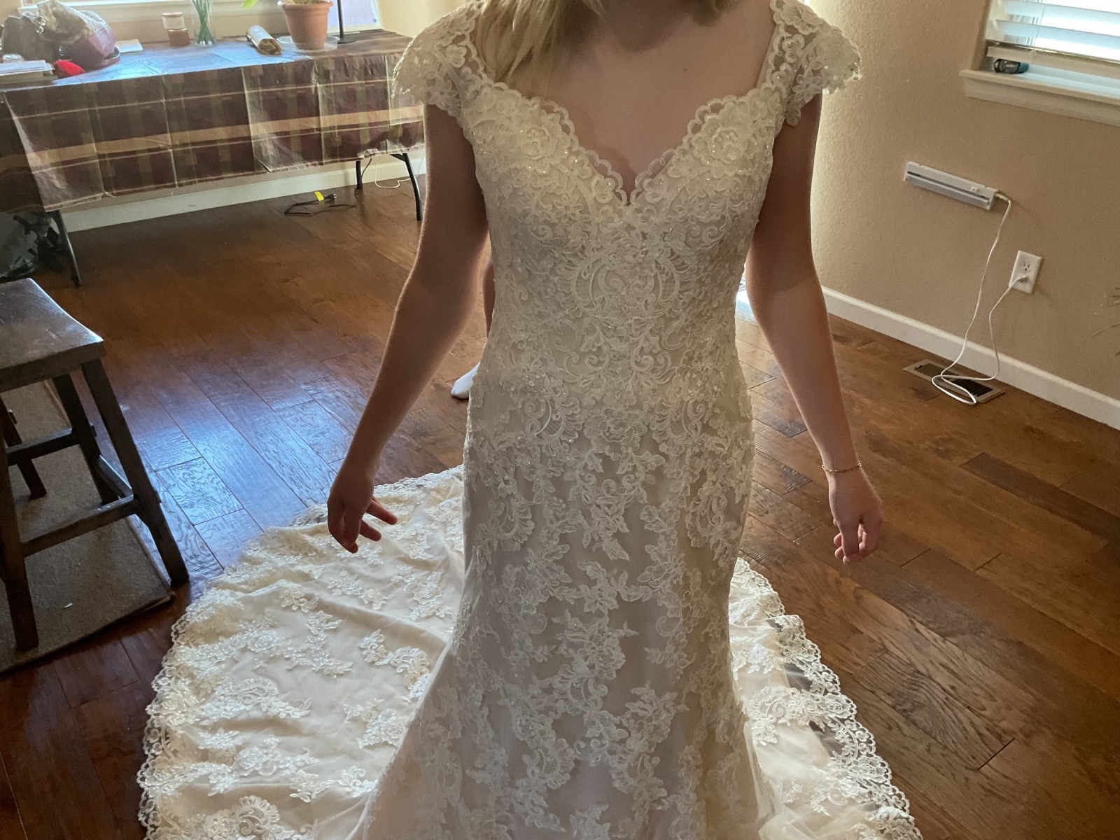 MADELINE GARDNER IVORY WEDDING DRESS WITH TAGS SIZE 6 STYLE 5616 NEVER USED