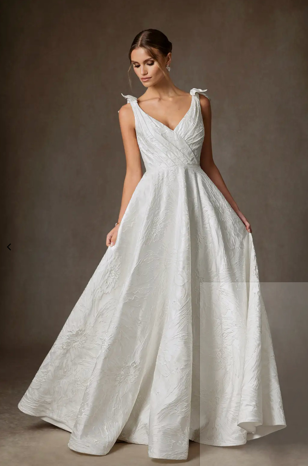 NTW! Gorgeous A-Line Floral Jacquard Wedding Dress – Size 18 – White –