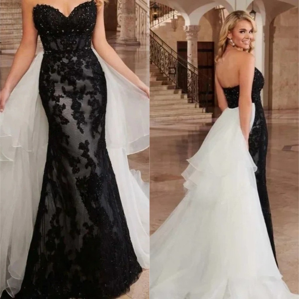 Black And White Gothic Mermaid Wedding Dress Strapless Lace Vintage Bridal Gowns