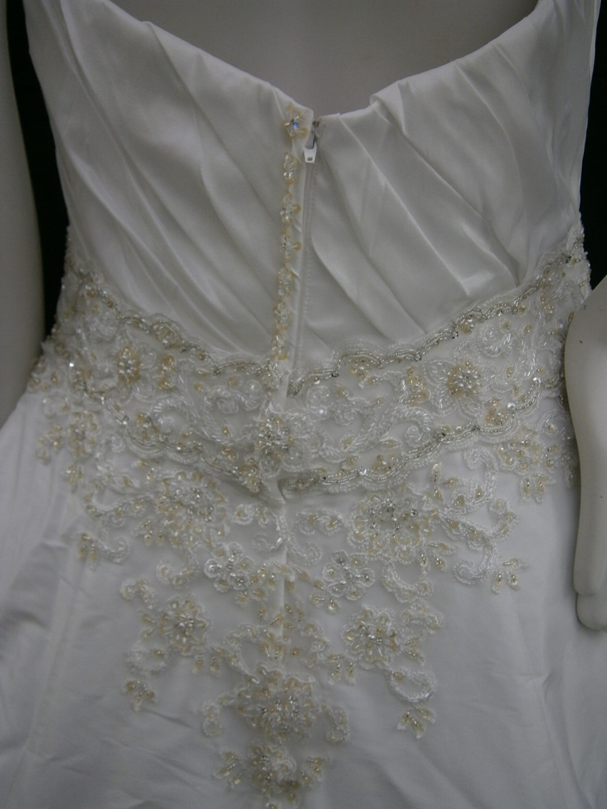 Casablanca Sample Wedding Dress Gown 14-16 Ivory Satin Taffeta Beaded Elegant