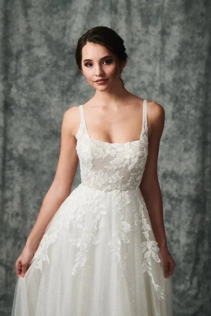 Size 16 Ivory Lace Sleeveless Square Neck Tulle A-Line Wedding Dress with Train