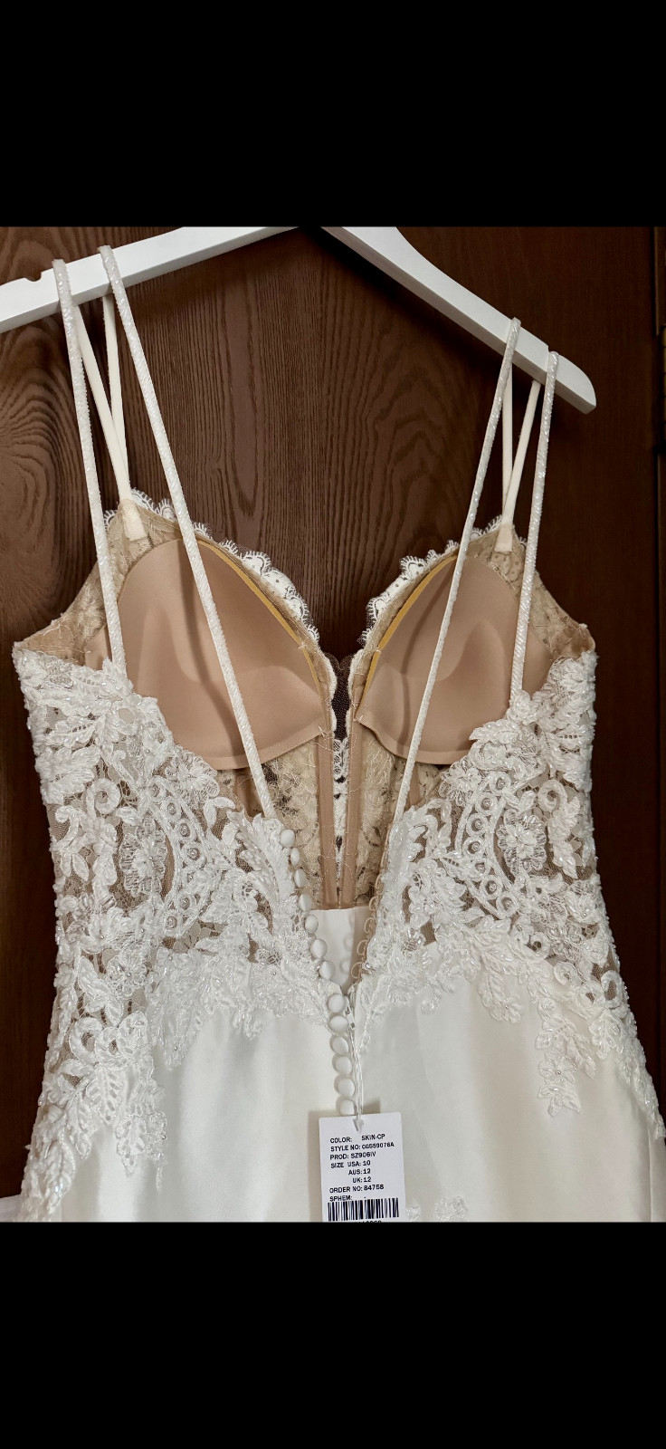 Martina Liana (Essence of Australia) Wedding Dress, Style 906. Size 10. NWT.