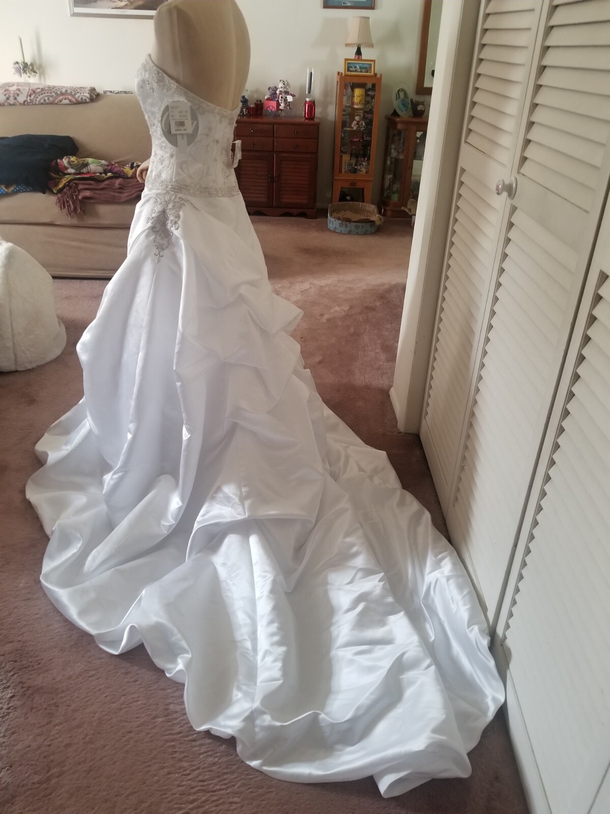 Oleg Cassini Wedding Gown Size 4 NWT