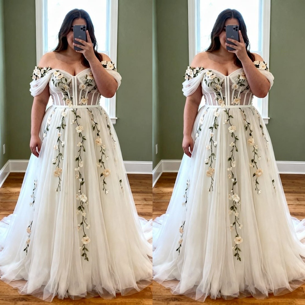 Beach Wedding Dresses Off The Shoulder Flower Applique Plus Size Bridal Gown