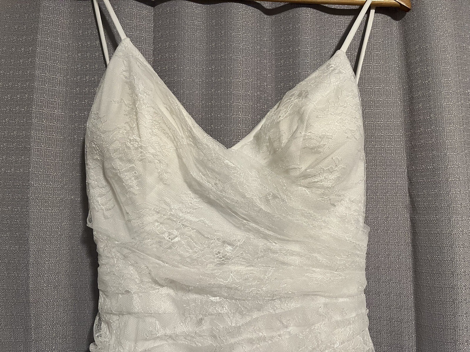 Size 8 Sheath/Column Ruched Lace Spaghetti Straps Wedding Dress