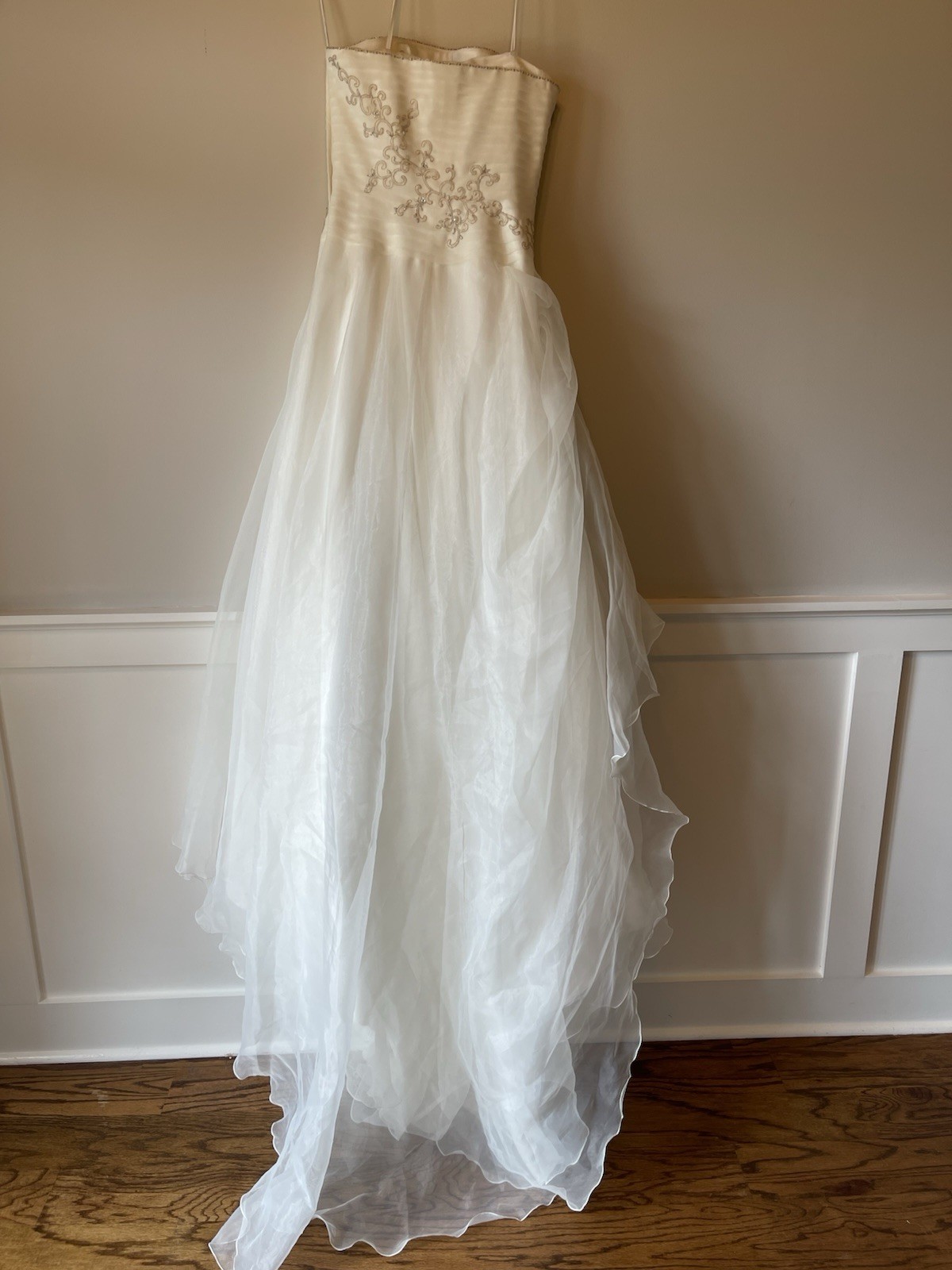 La Sposa Designer Wedding Dress – Strapless High-Low Bridal Gown (Size 10)