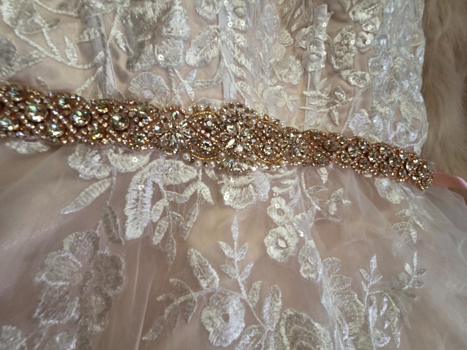 Wedding dress size 8 Unaltered NWT Faux Blush Shrug, Crystal Sash and Jelewery