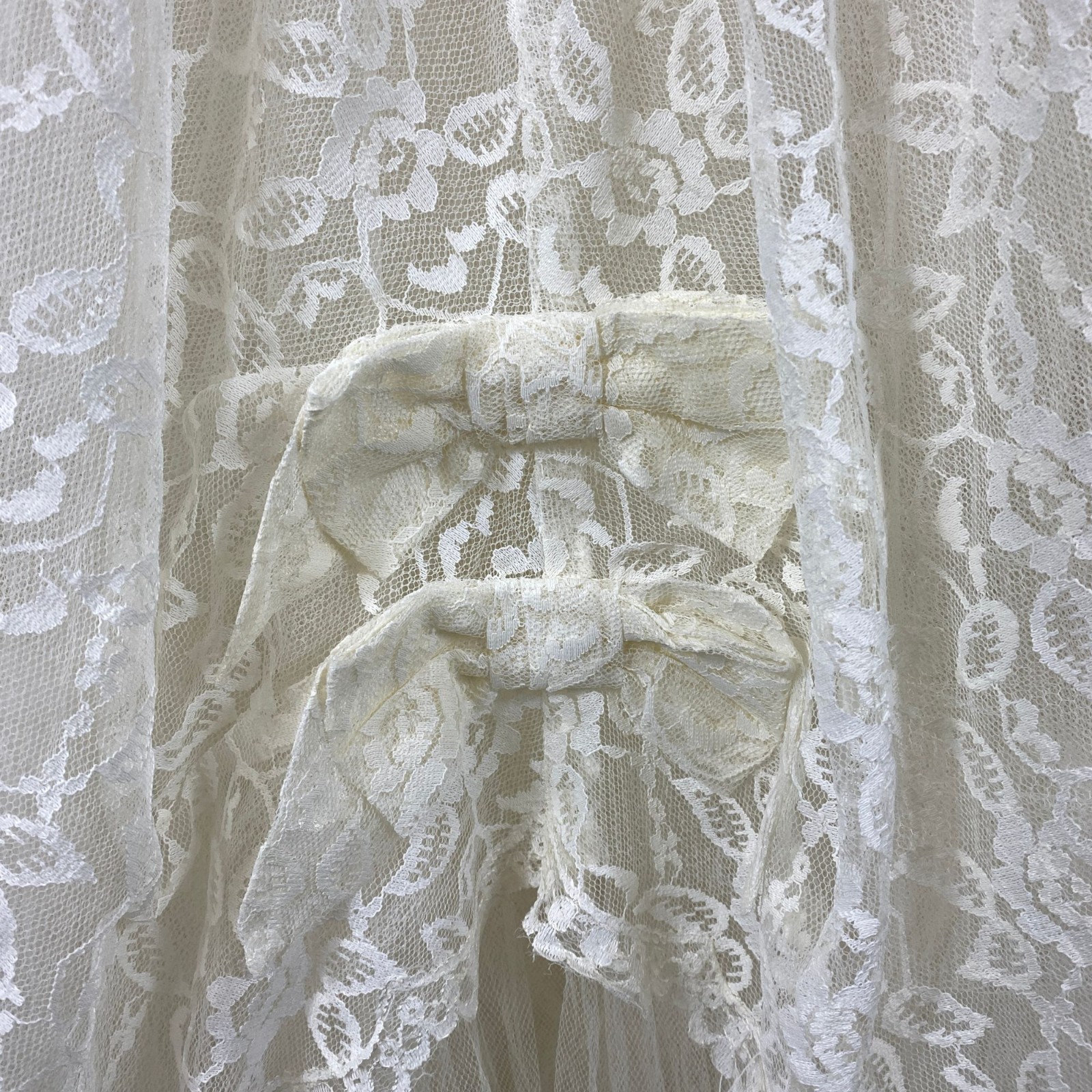 Vintage 1960’s Ivory Lace Wedding Ball Gown XS 23” Waist Full Skirt Tulle