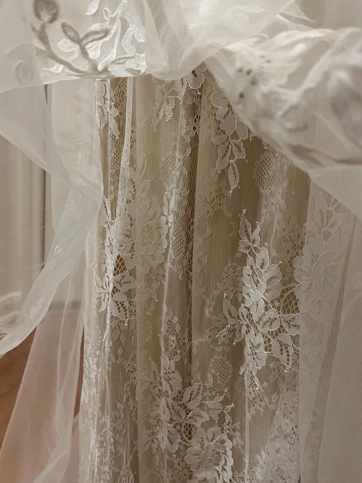 Morilee Wedding Dress Size 10 Ivory Lace Appliqué Beaded Low Back Boho Bridal