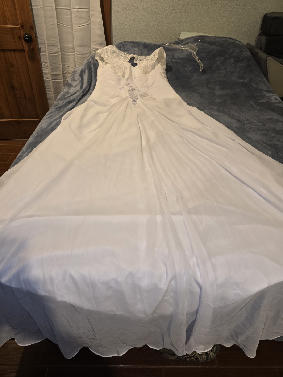 plus size White Chiffon A-Line Wedding Dress V Neck Lace Cap Sleeve Corset Back
